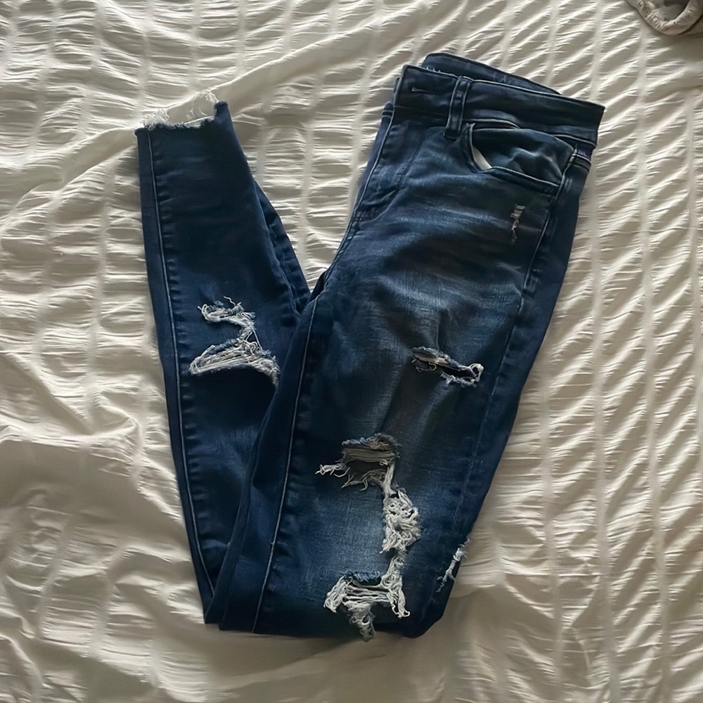 AMERICAN EAGLE dark wash denim skinny jeans with rips